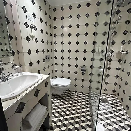 Du Continent Hotel 3*