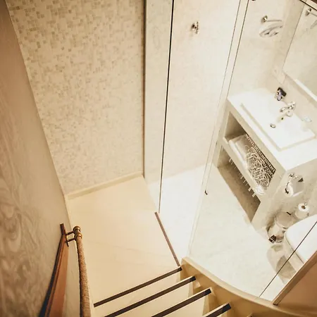 Du Continent Hotel 3*