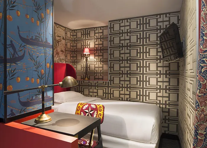 Hotel Du Continent París