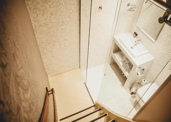 Du Continent Hotel 3*