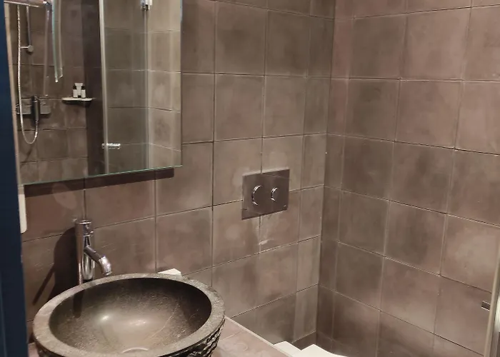 デュ コンティナン 3* パリ